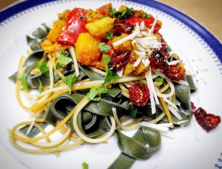 Tomatada de legumes com esparguete